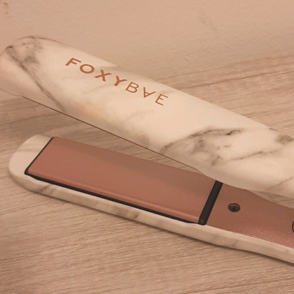 Foxy Bae Rose Gold Marble Straightener / flat iron - Picture 3 of 6